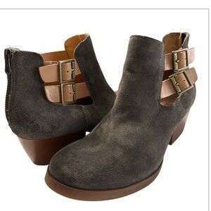 Kork-Ease Gabriella Gray Suede Cut Out Tan Buckle Strap Ankle Boots Size 7.5 EUC